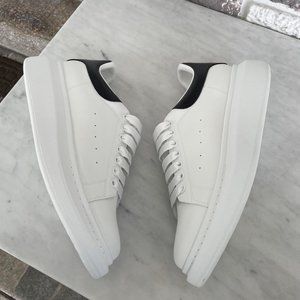 Alexander McQueen Men's White and Black Trainers
